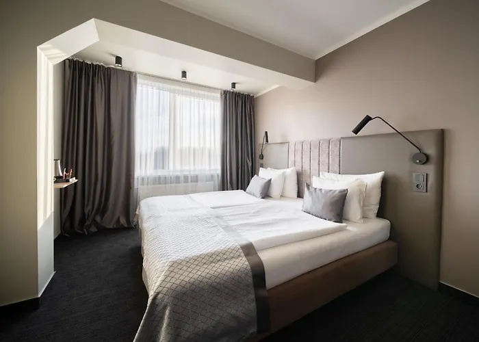 Отель Bellevue Park With Free Parking 4*