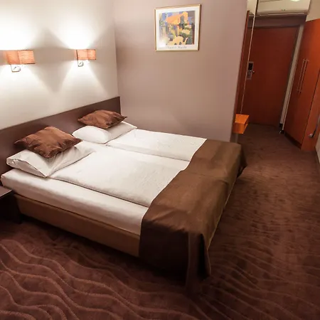 Bellevue Park With Free Parking 4*