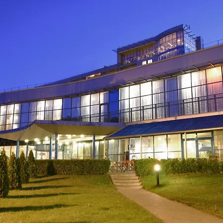 Bellevue Park With Free Parking Отель 4*