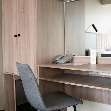 Bellevue Park With Free Parking Hotel