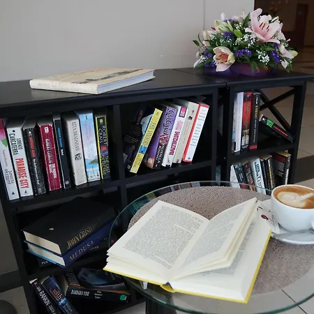 Bellevue Park With Free Parking Hotel