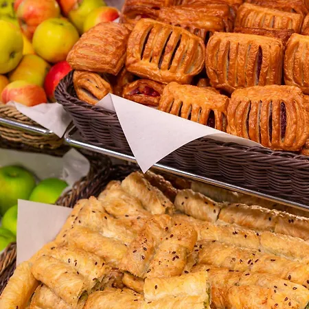 Готель Bellevue Park With Free Parking Рига