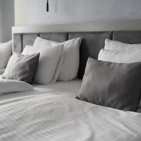 Bellevue Park With Free Parking Отель 4*