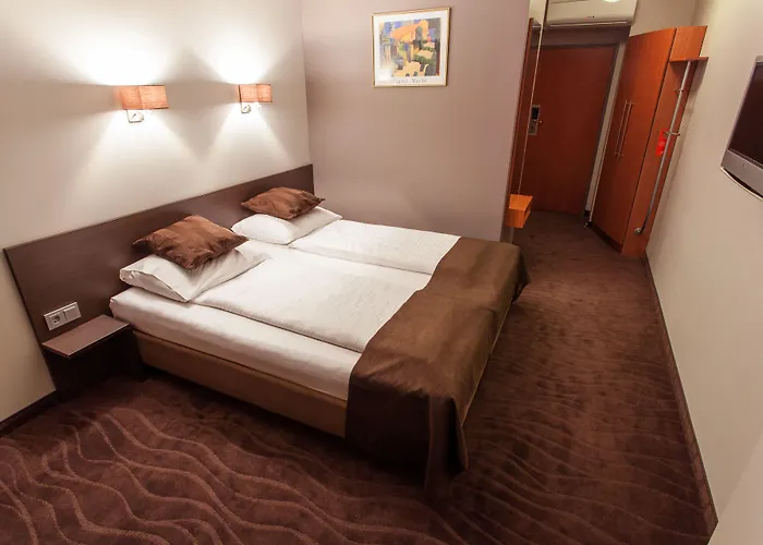 Bellevue Park With Free Parking 4*