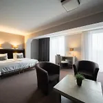 Bellevue Park With Free Parking 4*